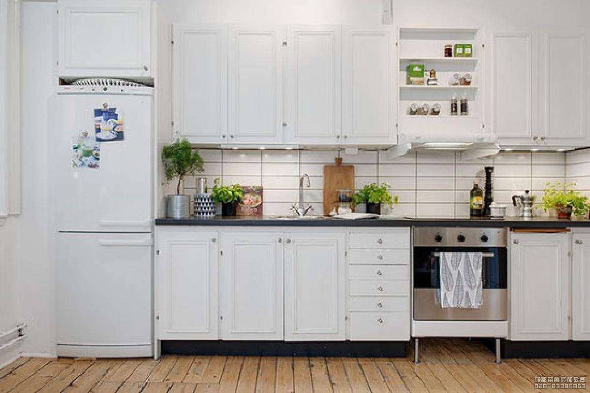 厨房白色瓷砖装修效果图